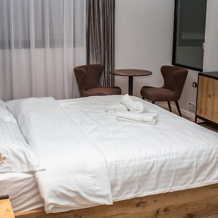 Center Boutique Hotel Tirana Kültér fotó