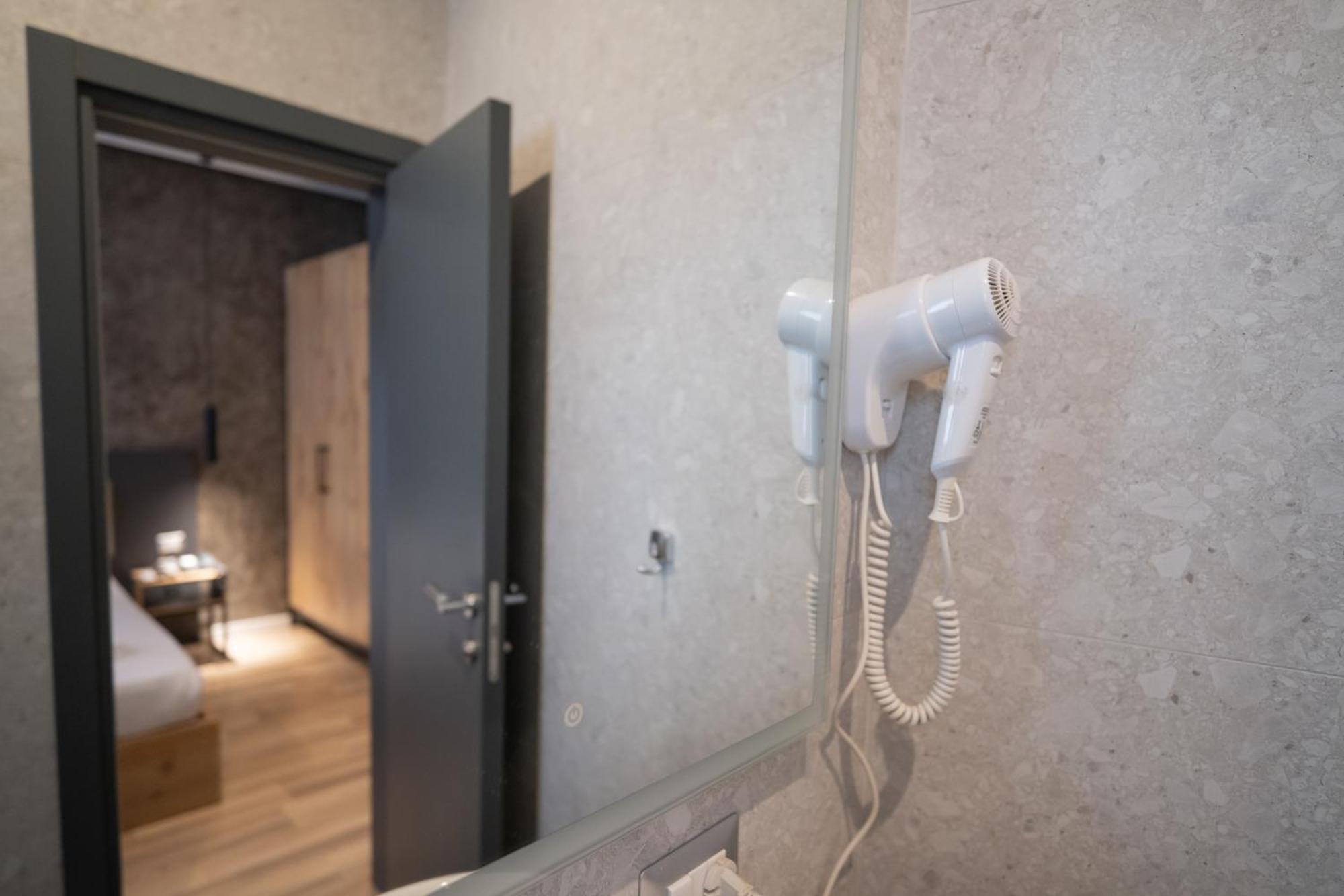 Center Boutique Hotel Tirana Kültér fotó