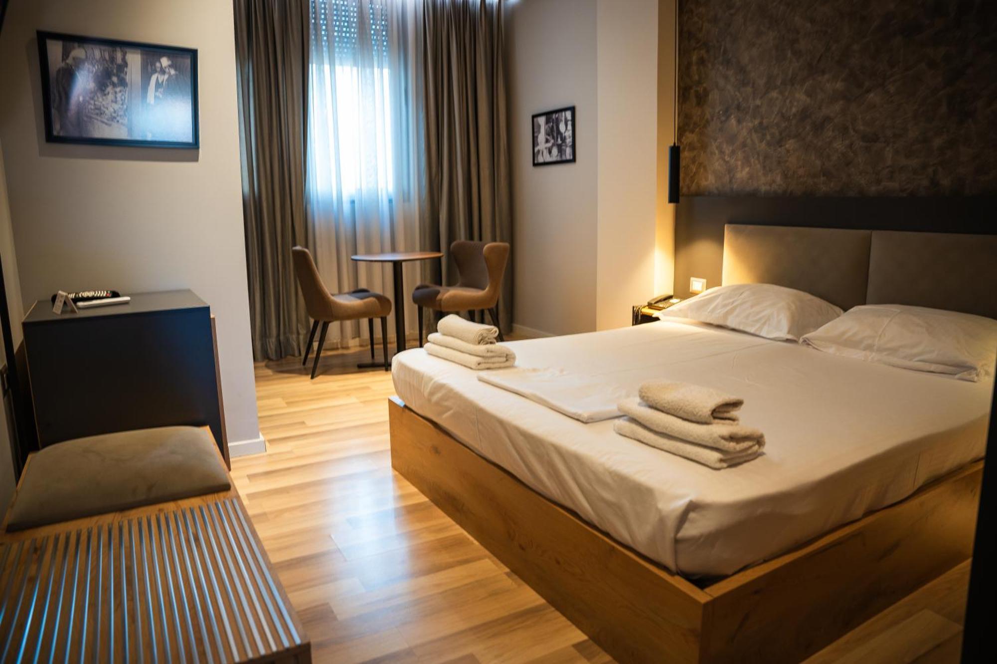 Center Boutique Hotel Tirana Kültér fotó
