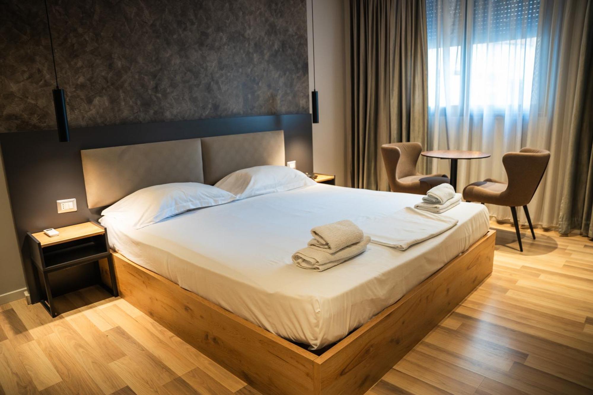 Center Boutique Hotel Tirana Kültér fotó