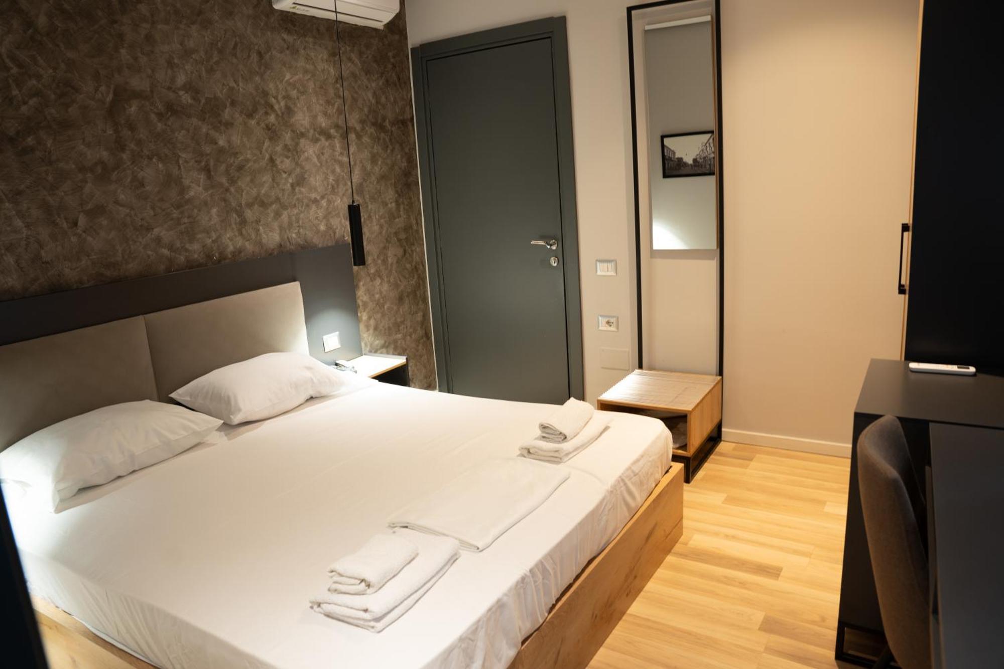 Center Boutique Hotel Tirana Kültér fotó