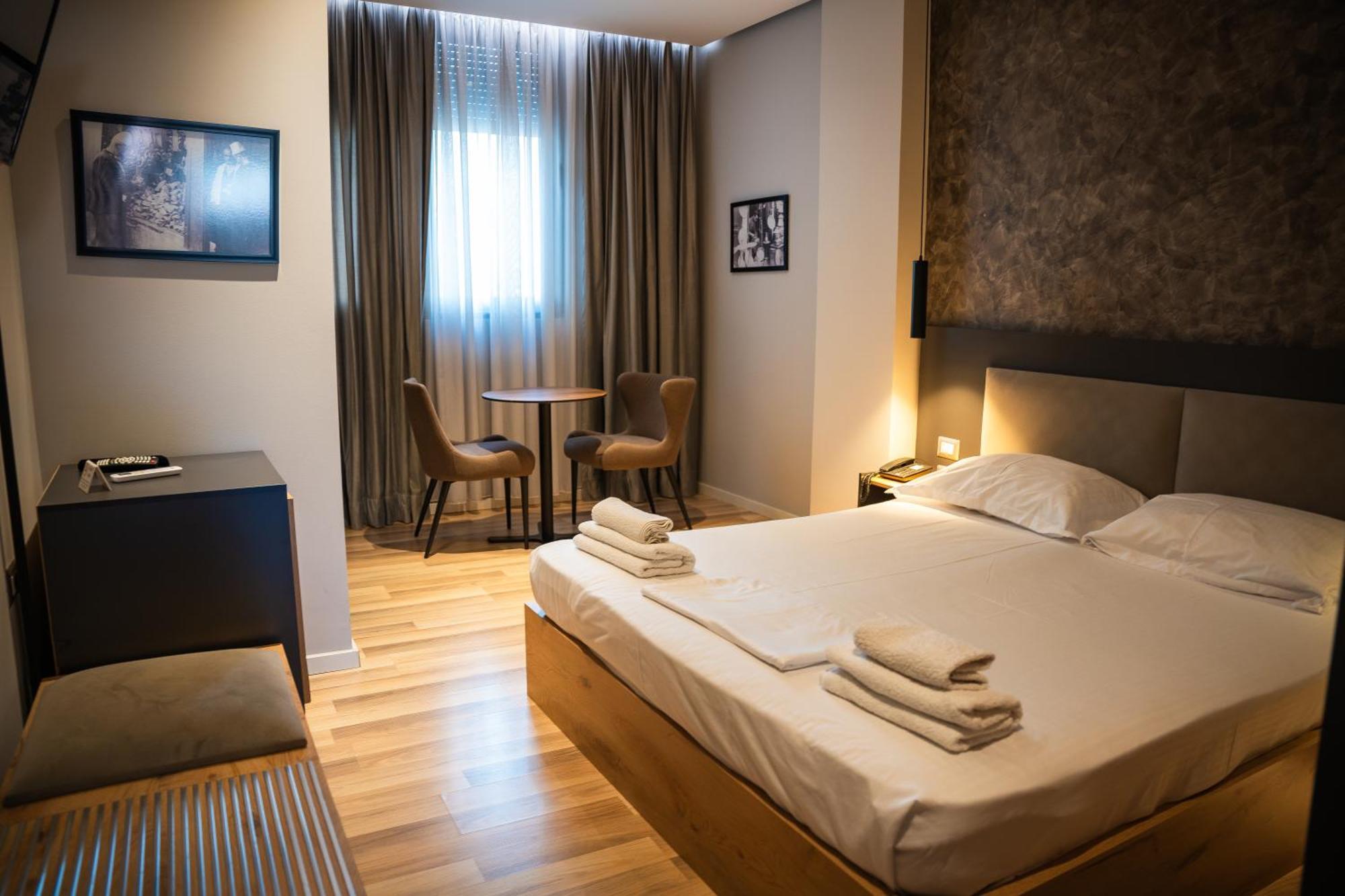 Center Boutique Hotel Tirana Kültér fotó