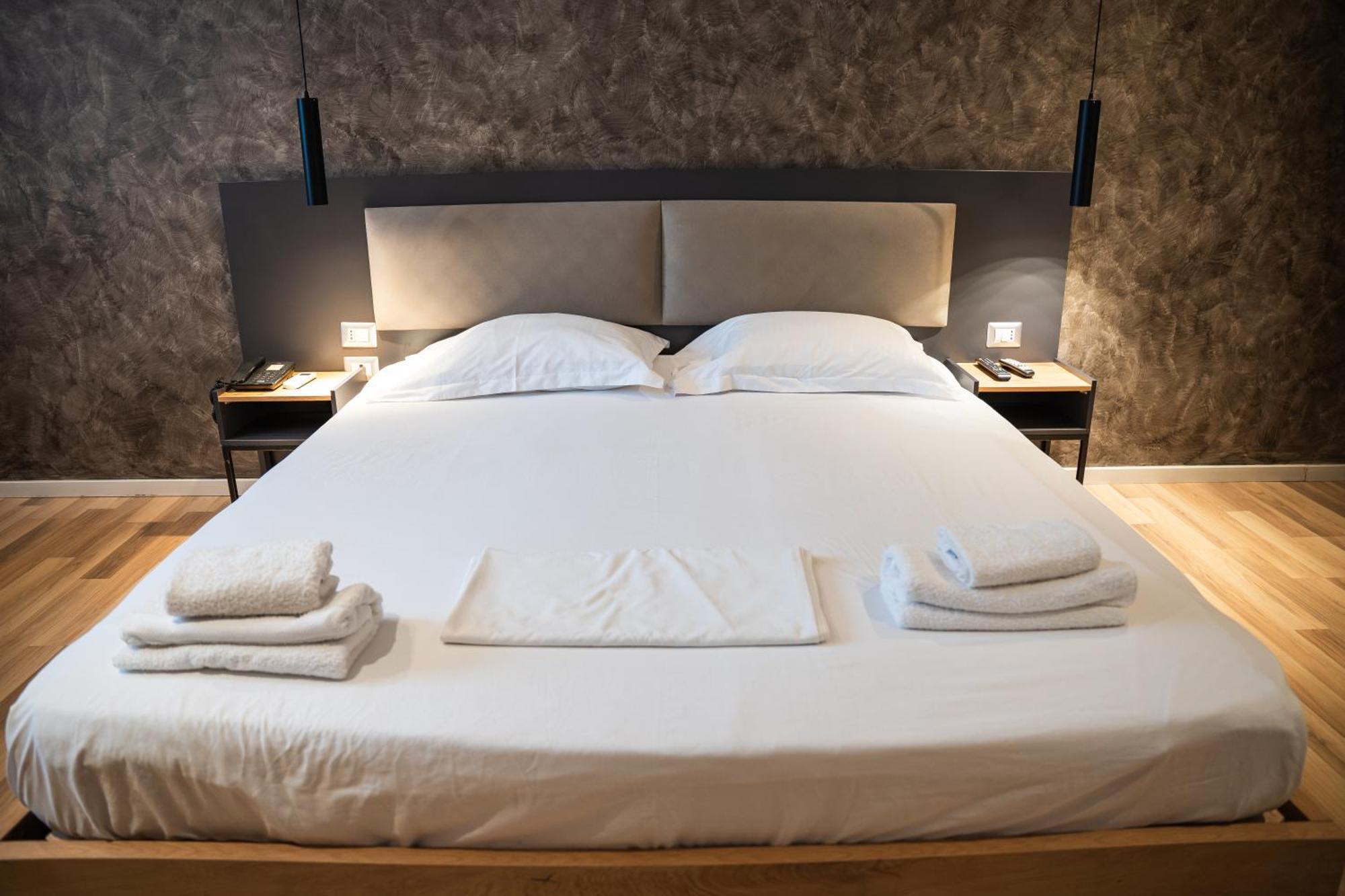 Center Boutique Hotel Tirana Kültér fotó