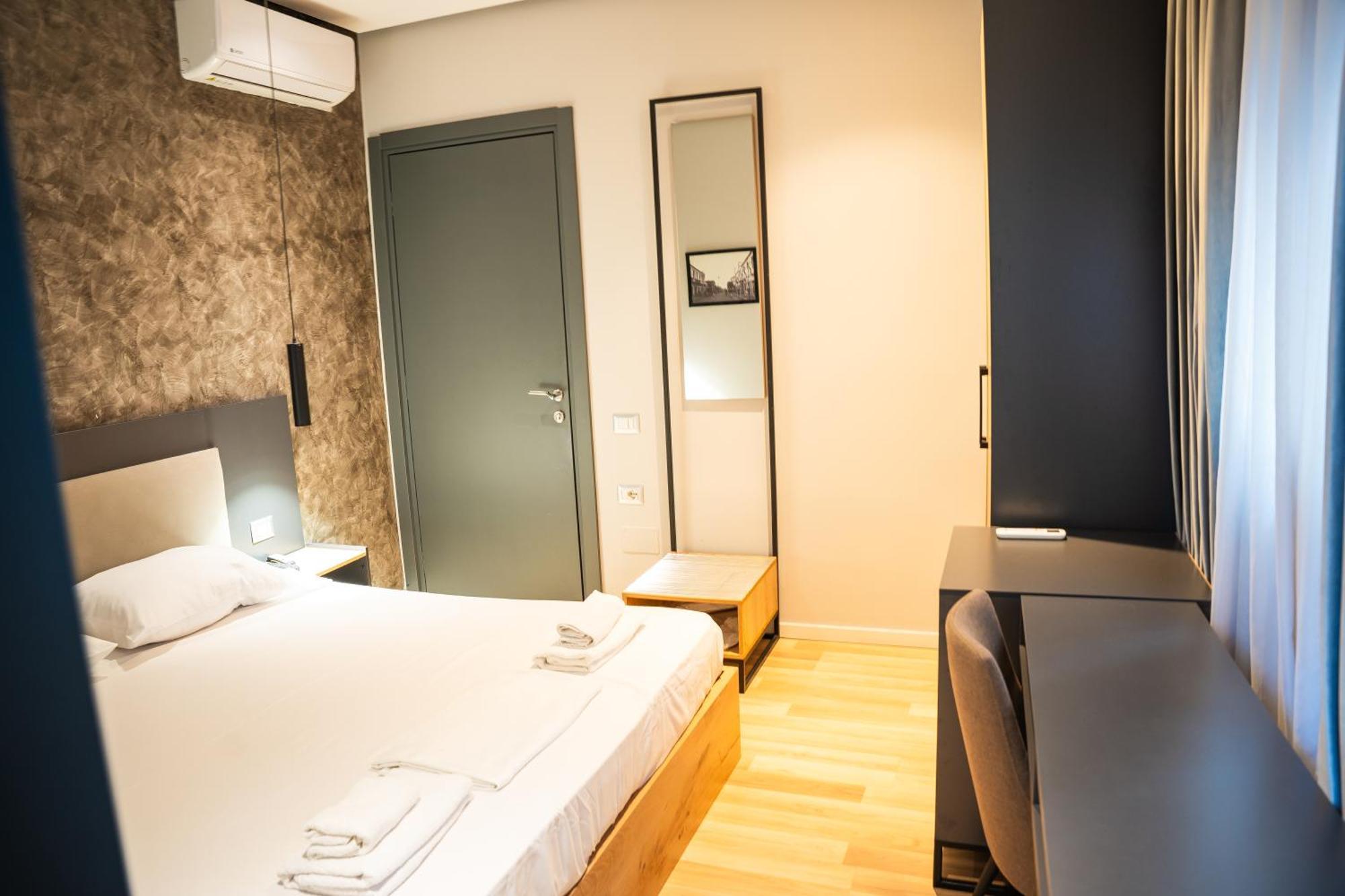 Center Boutique Hotel Tirana Kültér fotó