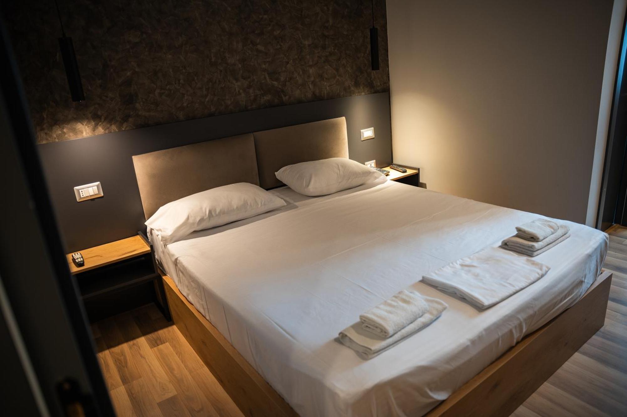 Center Boutique Hotel Tirana Kültér fotó
