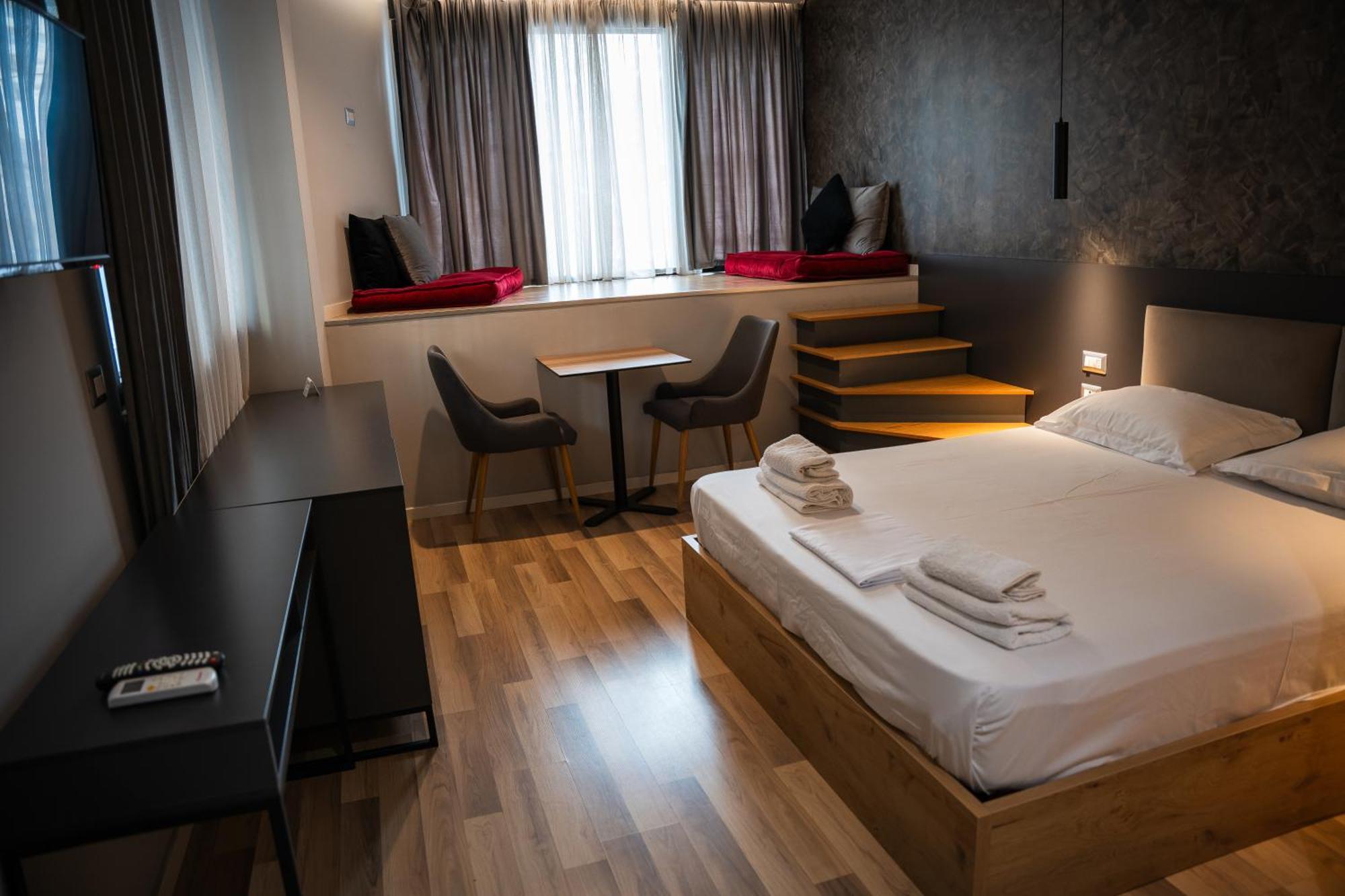 Center Boutique Hotel Tirana Kültér fotó