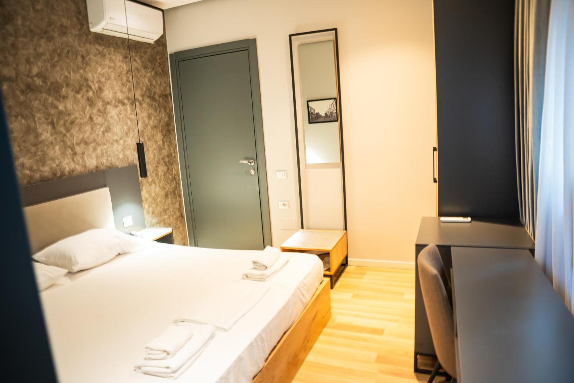 Center Boutique Hotel Tirana Kültér fotó