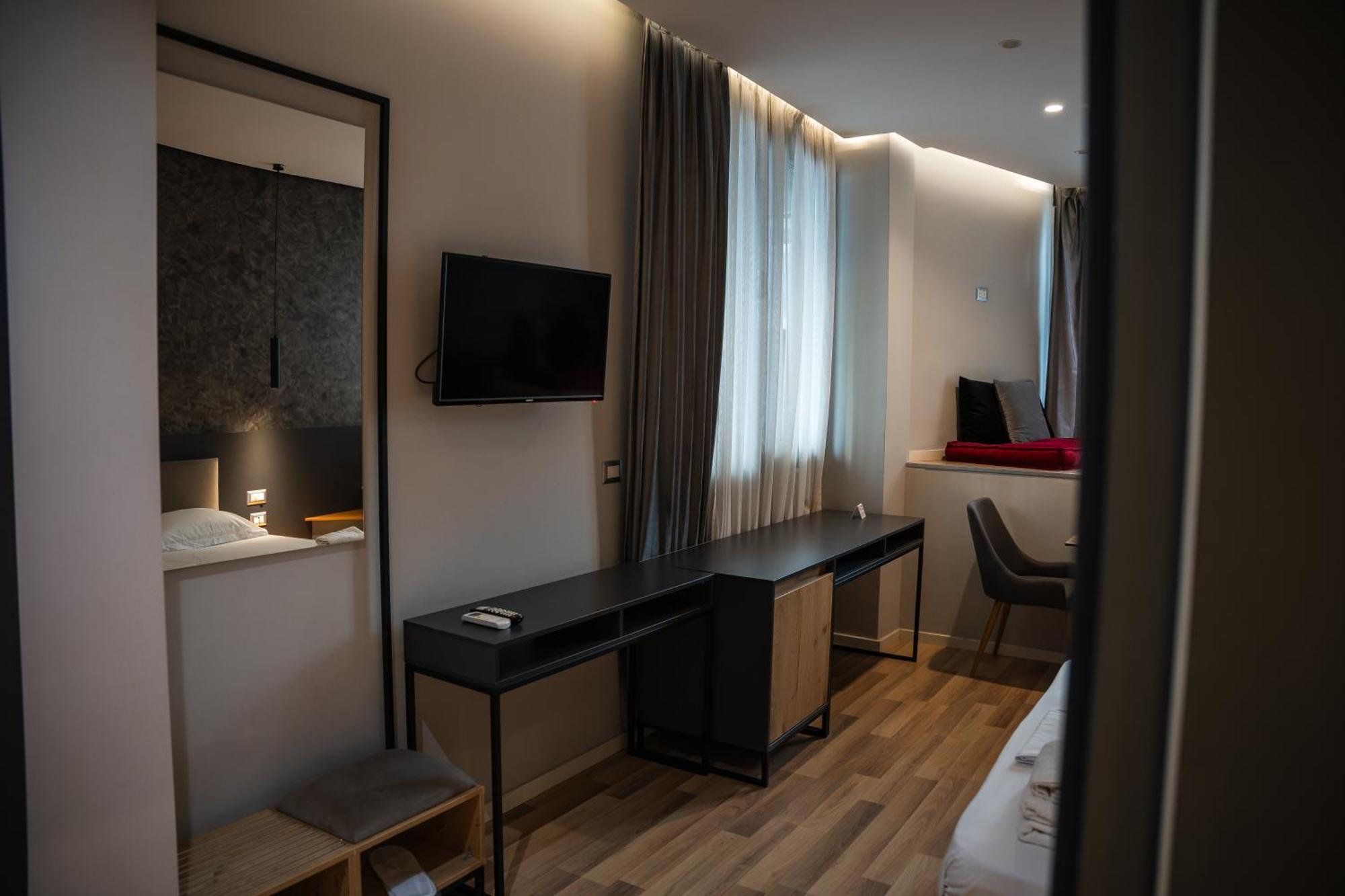 Center Boutique Hotel Tirana Kültér fotó